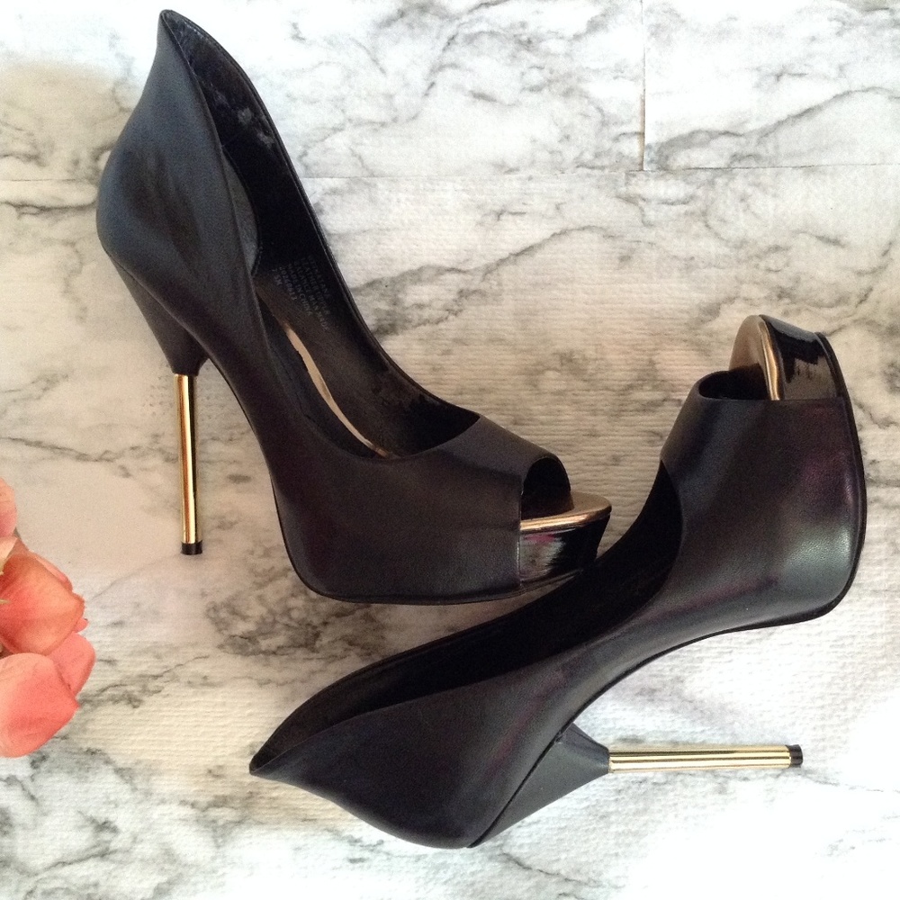 Boutique 9 Black and Gold High Heels